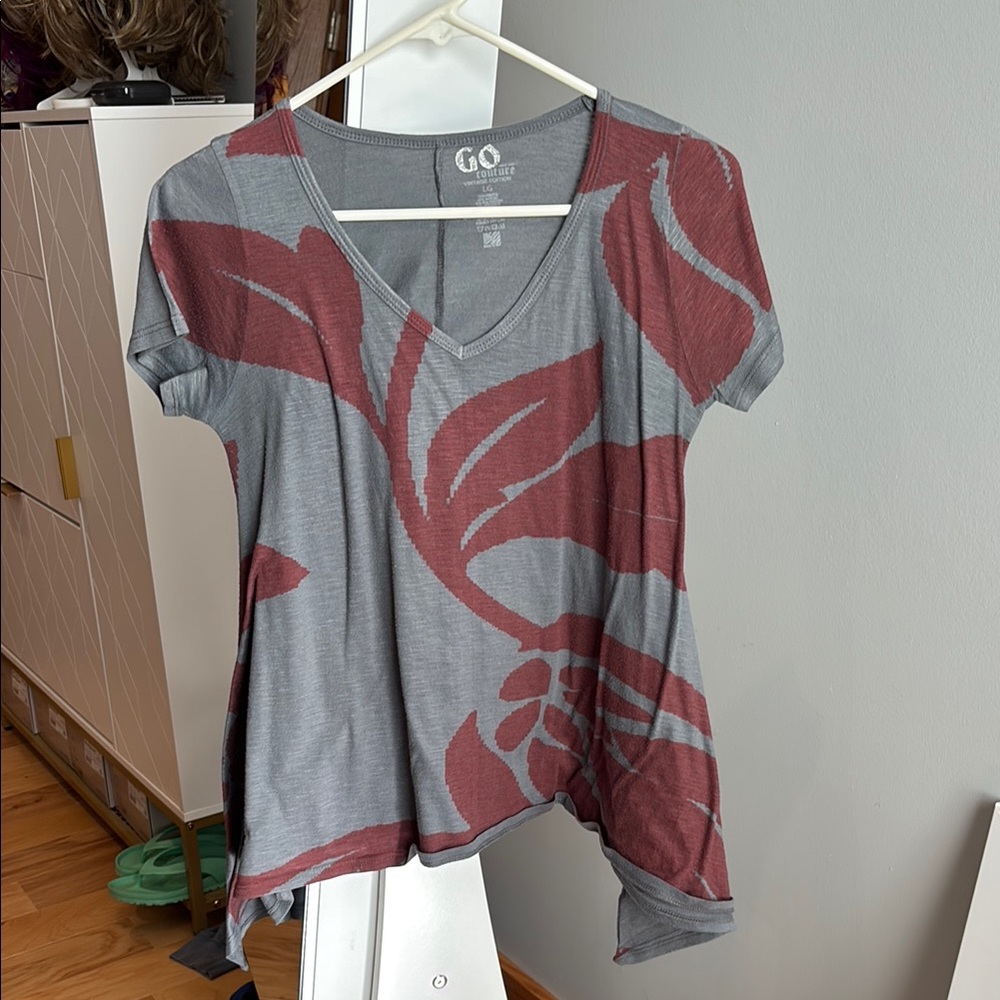 Unique Women's Gray and Red V-Neck Top